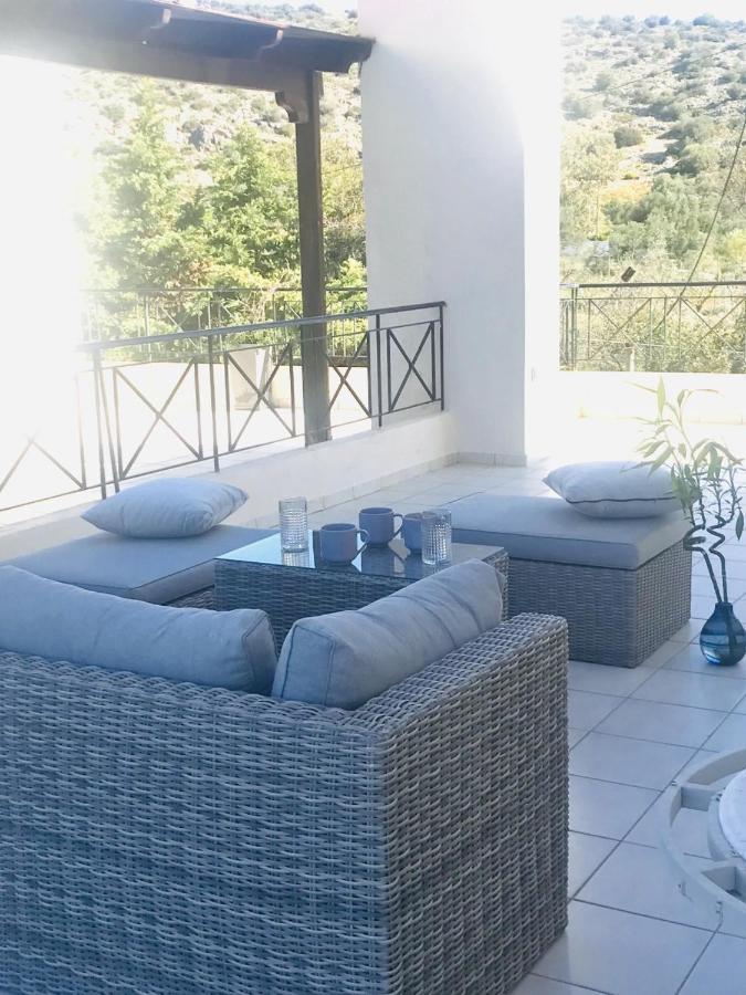 Beautiful Maisonette With A View To The Mountains And The Sea Agia Marina  Экстерьер фото